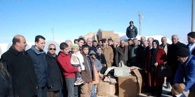 Midyat Belediyesi’nden Mültecilere Giyim Yardımı