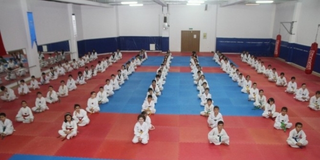 Sekasem, Sporcu Fabrikası Gibi Çalişiyor