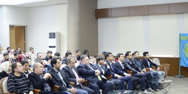 Çü Tarih Kulübü’nden “dilde, Fikirde, İş’te Birlik” Konferansı