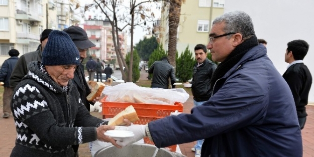 Muratpaşa Belediyesi’nden Sıcak Çorba