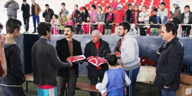 Kaymakam Horasanlı’dan Spor Okullarına Ziyaret