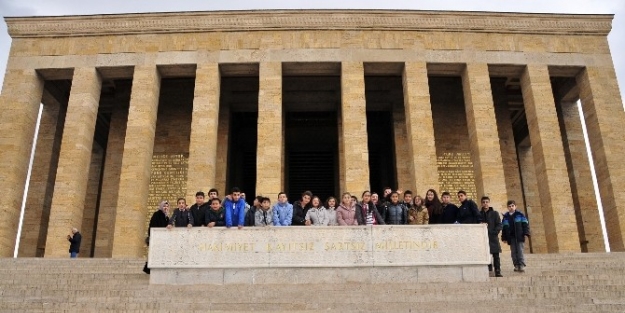 Bilgi Evi Öğrencileri Anıtkabir’i Ziyaret Etti