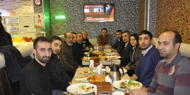 Iğdir Belediye Eş Başkanları Gazetecileri Unutmadı