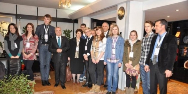 Avrupalı Öğrenciler Başkan Zeki Kayda’yı Ziyaret Etti