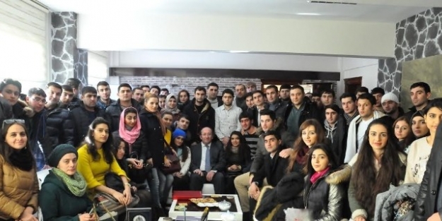 Atatürk Üniversitesi Açıköğretim Fakültesi Kapsamlı Yarıyıl Sonu Sınavıyla Bir Başarıya Daha İmza Attı