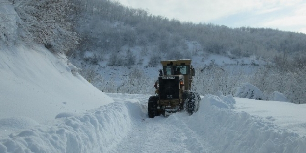 Akmeşe’de 165 Kilometre Yol Kardan Temizlendi