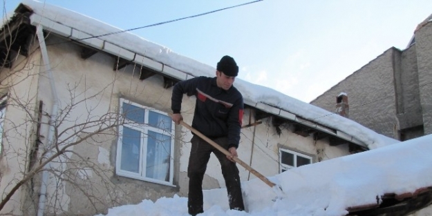 Vatandaşın Karla Mücadelesi