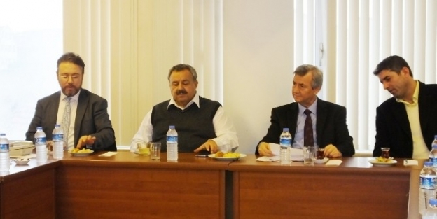 Burhaniye’ De Başkan Uysal,  Vekil Akova’nın Soru Önergesine  Cevap Verdi