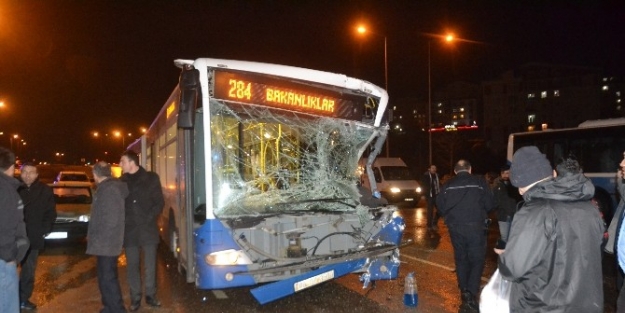 Buz Tutan Yolda Kaza: 1 Yaralı