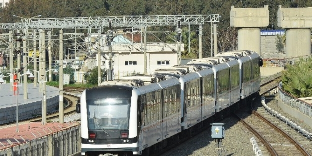 İzmir Metrosu Her Geçen Gün Büyüyor