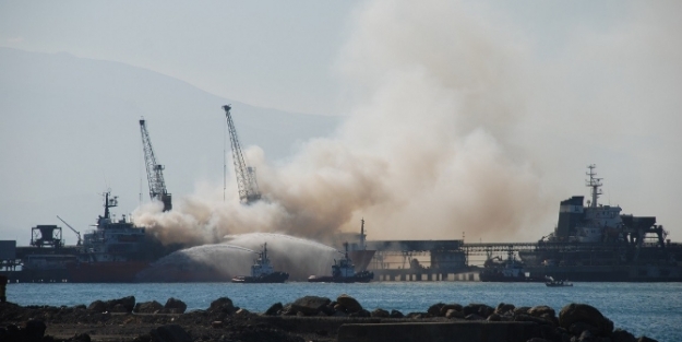 Gemide korkutan yangın