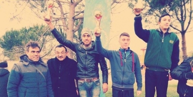 Havran’a Kupa İle Döndüler