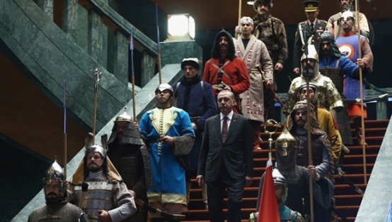 Demirtaş'tan Erdoğan'a değişik benzetme!