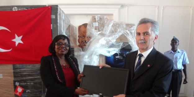 Orta Afrika Cumhuriyeti Bangui Belediyesi’ne Teknik Ekipman Desteği