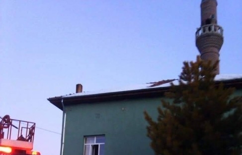 Beyşehir’de Caminin Kalorifer Dairesinde Çikan Yangın Söndürüldü