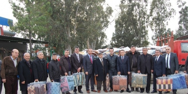 Suriyeli Sığınmacılara Battaniye Yardımı