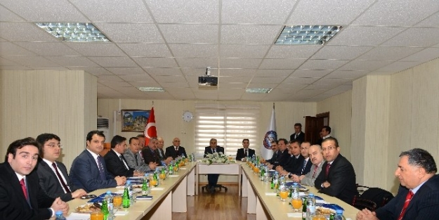 Vali Büyük, Vali Yardımcıları Ve Kaymakamlar İle Kozan’da Buluştu