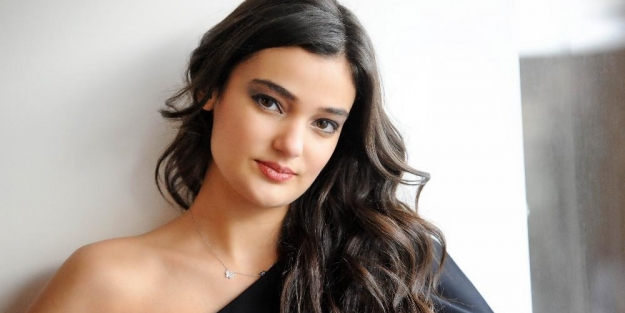 Ünlü manken Erdoğan'a hakaretten adliyede