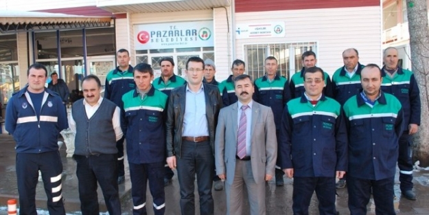 Pazarlar Belediyesi’nden İşçilerine Kışlık Elbise