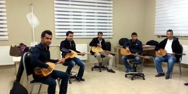 Gerger’de Bağlama Kursuna Büyük İlgi