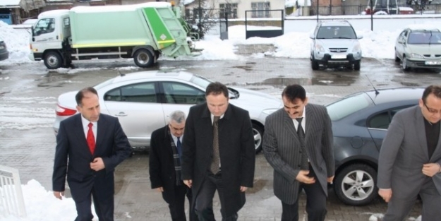 Müdür Esen Çavdarhisar’i Ziyaret Etti