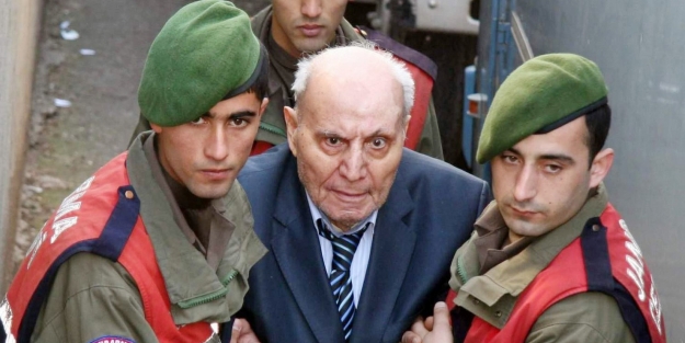 Üzmez'in çocukları mirasını reddeti