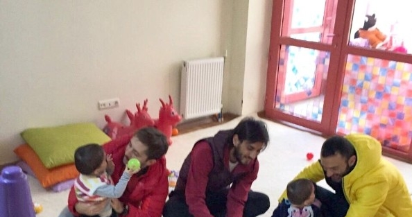Futbolculardan Sevgi Evlerine Anlamlı Ziyaret