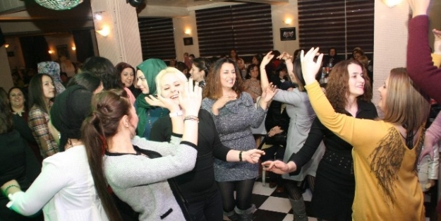 Devrek’te Okul Aile Birliği’nden Kadınlar Matinesi