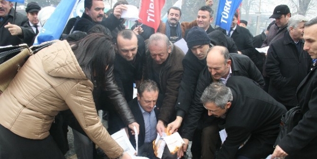 Türkiye Kamu-sen Üyeleri Bordro Yaktılar