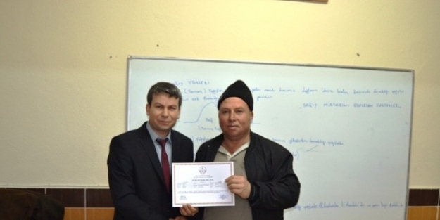 Avcılar Ve İnşaat Ustaları Belgelerini Aldı