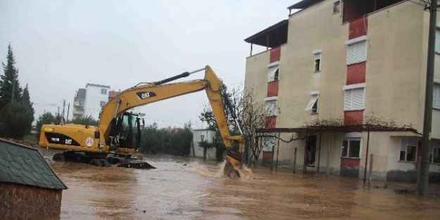 Rekor Yağış Alt Yapı Sorununu Gündeme Getirdi