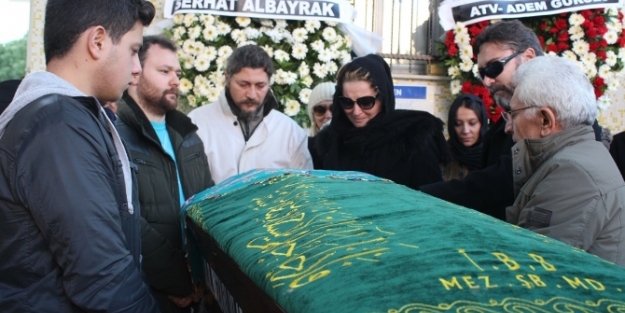 Ünlü sunucunun acı günü