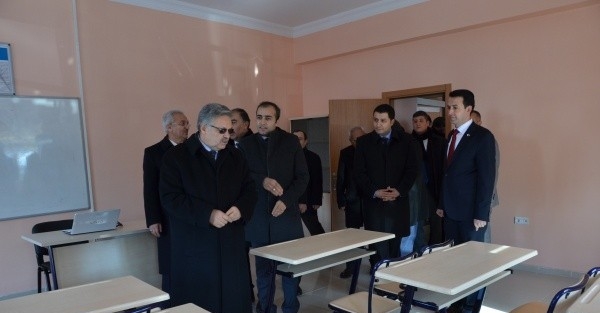 Vali Kahraman Kemah’ta Ki Hamam Ve Etüt Merkezi Açılışında