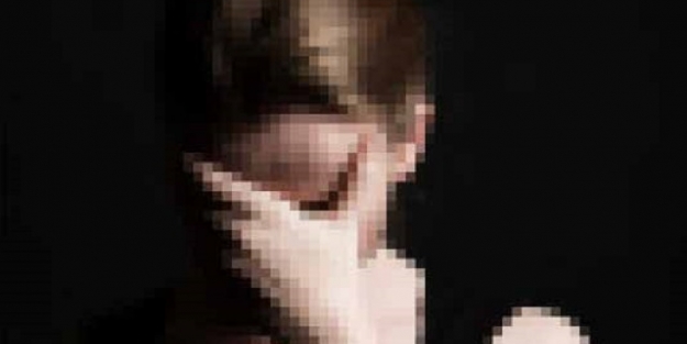 Karısını köpekle ilişkiye zorlayıp videoya çekti!