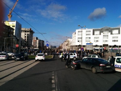 Paris'te bomba alarmı!