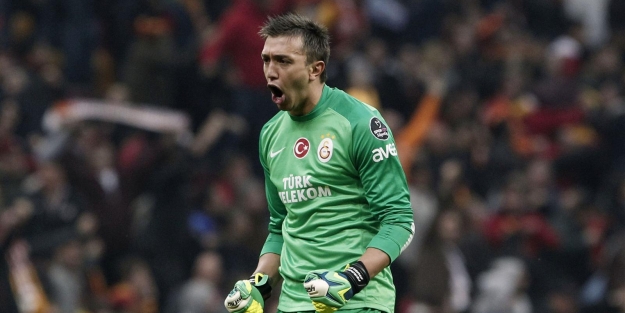 Liverpool'dan Muslera için çılgın teklif