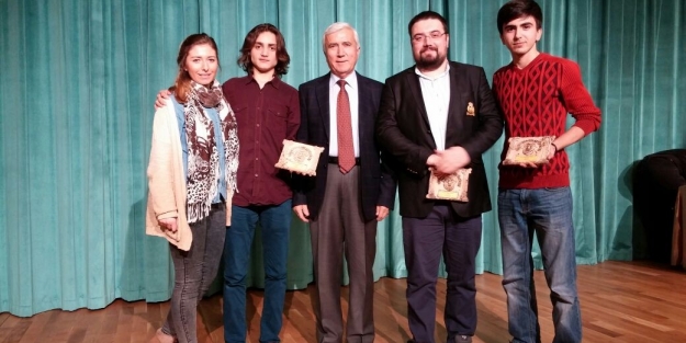 Nilüfer Kent Konseyi Tiyatro Grubu ödüllerine yenilerini ekledi