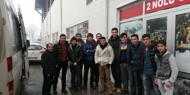 Genç Güreşçiler Türkiye Şampiyonluğu İçin Yola Çikti