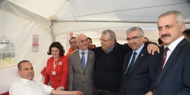 “kana-sana İhtiyacim Var, Bir Kan Bir Fidan” Kampanyası