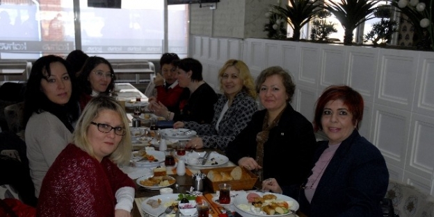 Esgiad Kadın Platformu Dayanışma Kahvaltısı