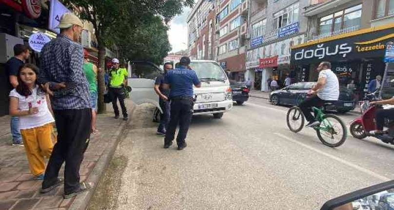 Bursa'da çaldığı araçla ters yöne girdi, emniyet müdürüne yakalandı