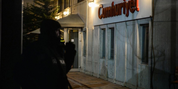 Cumhuriyet yazarları ifadeye çağrıldı