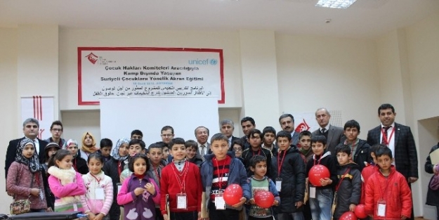 Kamp Dışında Yaşayan Suriyeli Çocuklara Eğitim