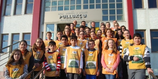 Genç Temacılara Üyelik Kartı Ve Rozet Verildi