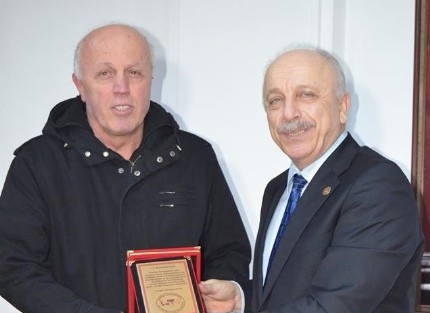 Hayırsever Esnaflara Plaket