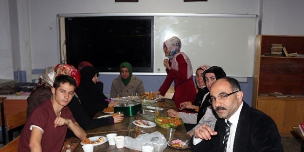 Yunak’ta Arapça Kursu Sona Erdi