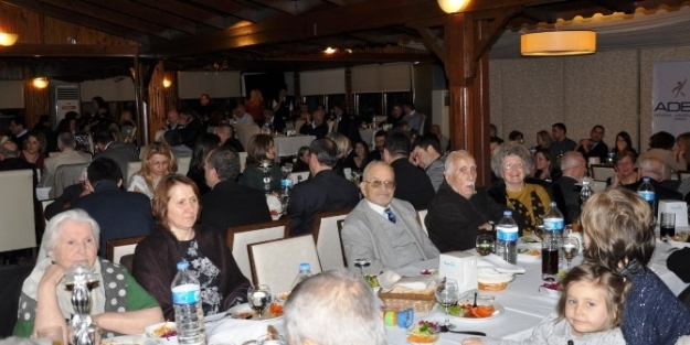 Aden Ailesi Tanışma Yemeğinde Bir Araya Geldi