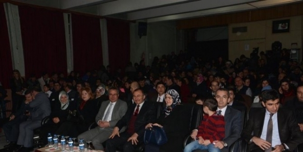 Öğretmenler Korosu Halk Müziği Dinletisi Programı Düzenledi