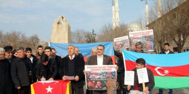 Ermenistan’da Tutsak Olan 2 Azerinin Bırakılması İçin İmza Kampanyası