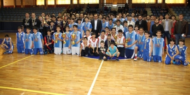 Selçuklu Belediyespor Kupaları Aldı